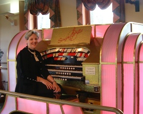 Jean Martyn at the Singing Hills WurliTzer