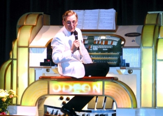 Len Rawle at the console of the Compton